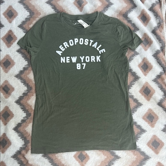 Aeropostale Green Fitted Polo T-Shirt - Picture 1 of 4